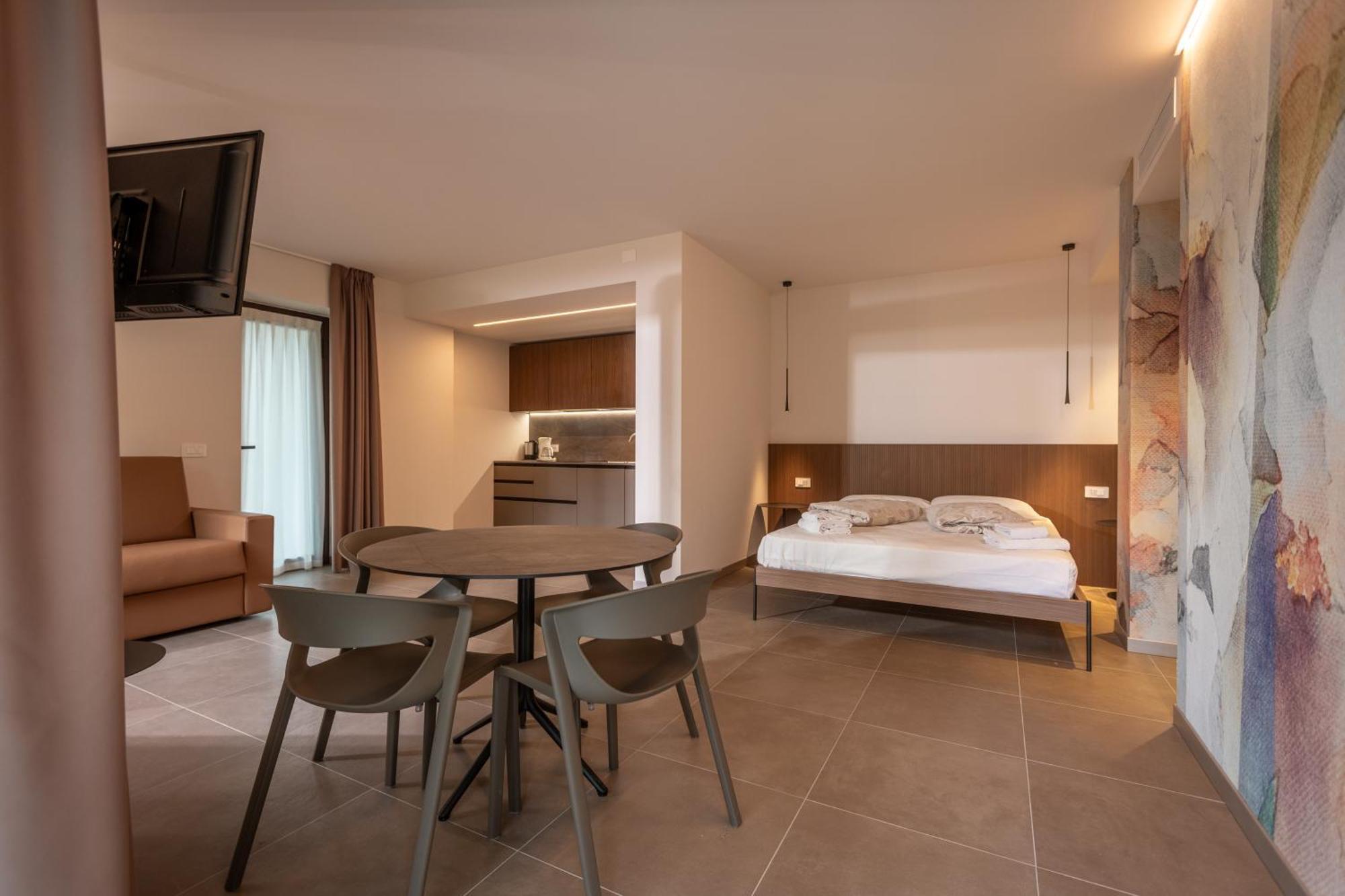 Residence Paradise Riva del Garda Ngoại thất bức ảnh